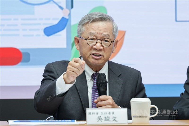 國科會主委吳誠文期盼立法院盡速通過總預算案，否則恐遭其他國家追趕，失去台灣既有優勢。（中央社檔案照片）