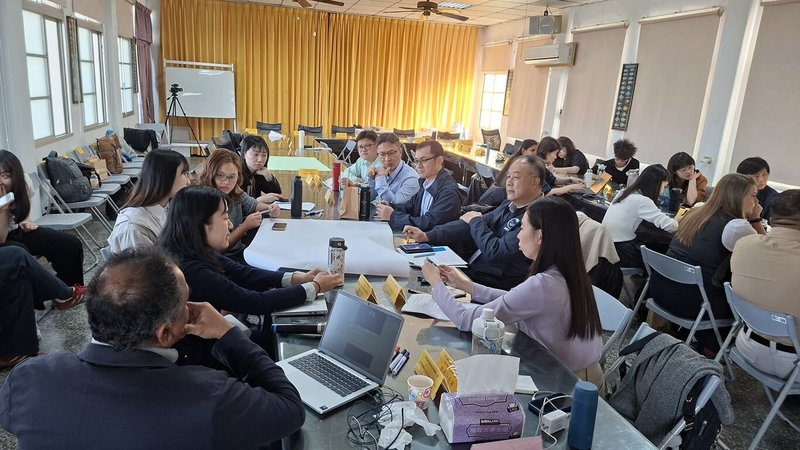 海洋委員會於金門舉辦「印太海洋廢棄物治理國際論壇」，17日進入第2天密集互動討論，來自多國與會者，從專題發表到分組討論，多輪整合後凝聚共識，確認海廢治理為跨領域、跨國界的結構性挑戰。（海洋委員會提供）中央社記者張已亷傳真　115年3月18日