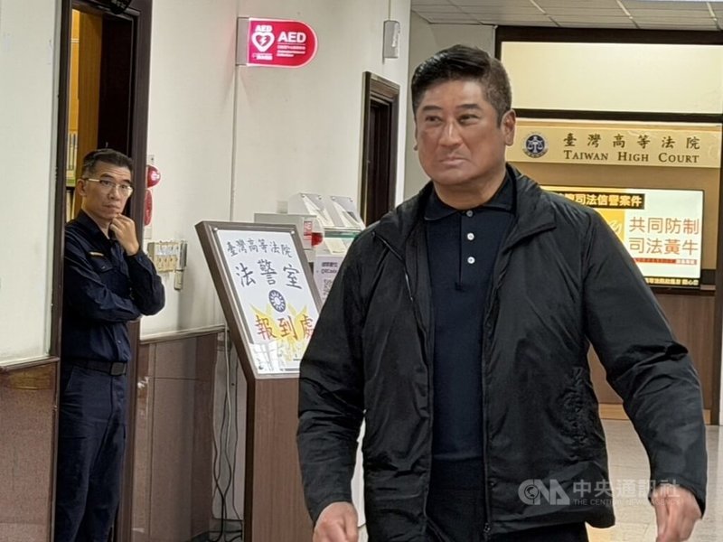 WBC世界棒球經典賽落幕，棒協理事長、前中信金副董事長辜仲諒（圖）19日因紅火案更四審赴高院出庭，庭後受訪時表示，WBC台灣隊打贏韓國有放鞭炮慶祝，也讚許台灣輸2場後能反攻回來不容易。中央社記者劉世怡攝　115年3月19日