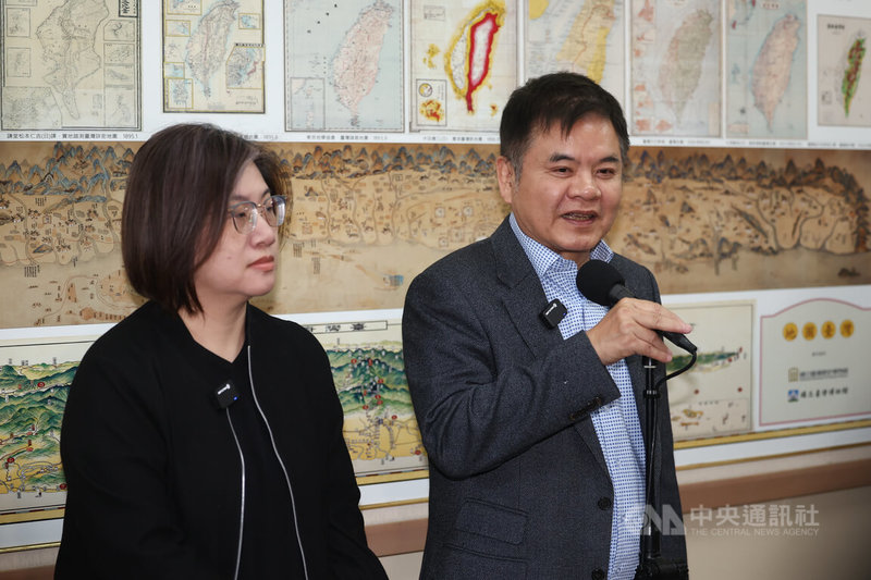 總統府函請推薦監委，民眾黨主席黃國昌表示，堅持廢監察院將婉拒。民進黨立法院黨團幹事長莊瑞雄（右）19日在立法院受訪說，廢除監察院是民進黨長期主張，期待用修憲方式解決，此外，賴總統讓各黨推薦優秀人才，這是善意，與制度變革沒有衝突。圖左為民進黨團副幹事長陳培瑜。中央社記者王騰毅攝　115年3月19日