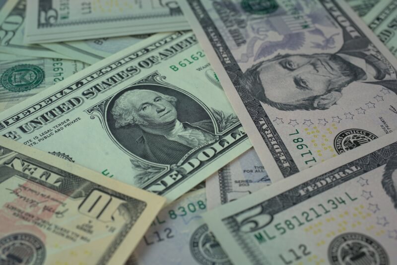美元紙鈔。（圖取自Pixabay圖庫）