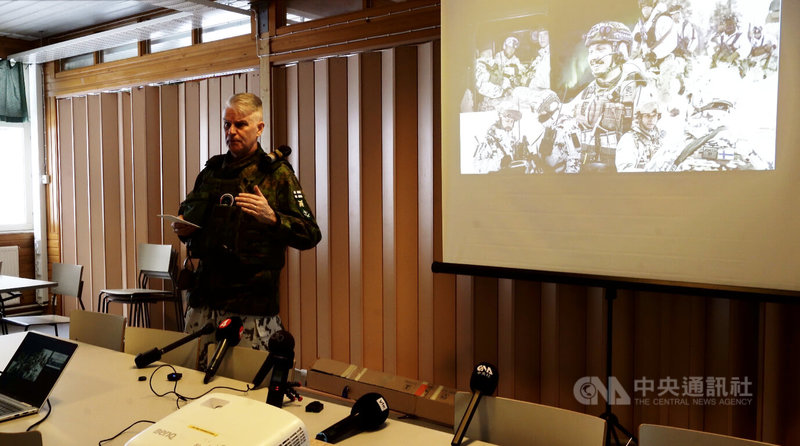芬蘭陸軍司令瓦利馬基在北約「極寒回應26」演習記者會說明演習重點。中央社記者巫祈麟羅瓦耶爾維攝　115年3月19日