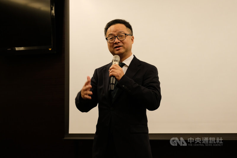 針對中國通過「民族團結進步促進法」，海基會秘書長羅文嘉20日表示，兩岸的問題是「民主」問題，民族是過去的問題，民主是現在和未來，盼中國未來有天能通過「促進中國民主」相關法律。中央社記者廖文綺攝　115年3月20日