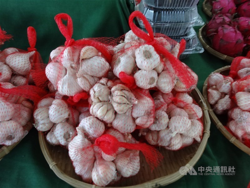 農糧署赴雲林說明大蒜產銷穩定措施。（中央社檔案照片）