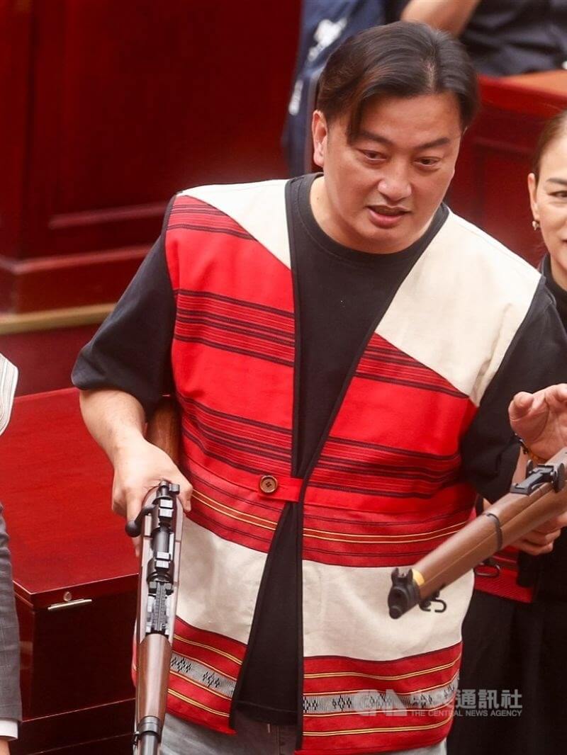 台北市議員李傅中武去年12月進行質詢。（中央社檔案照片）