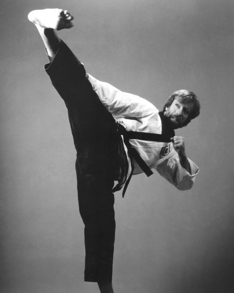 美國武術家暨好萊塢動作片明星羅禮士逝世，享壽86歲。（圖取自instagram.com/chucknorris）