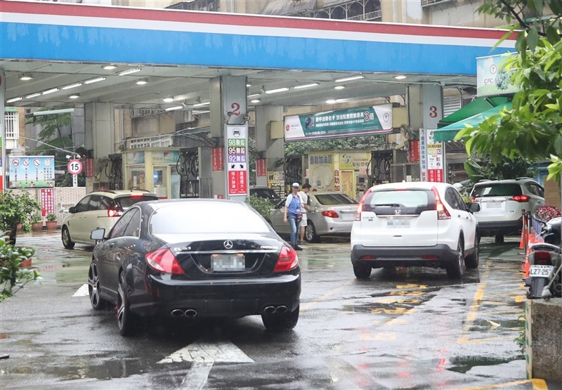 圖為中油加油站。（中央社檔案照片）