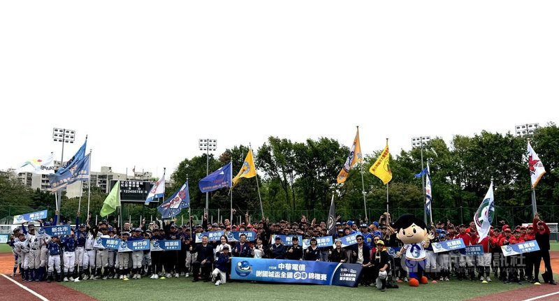 威廉波特（LLB）少棒賽國內選拔賽、115年謝國城盃少棒錦標賽22日將正式開打，本屆計有14支球隊力拚冠軍，爭取代表台灣出賽資格，21日舉行賽事開幕典禮。中央社記者謝靜雯攝　115年3月21日