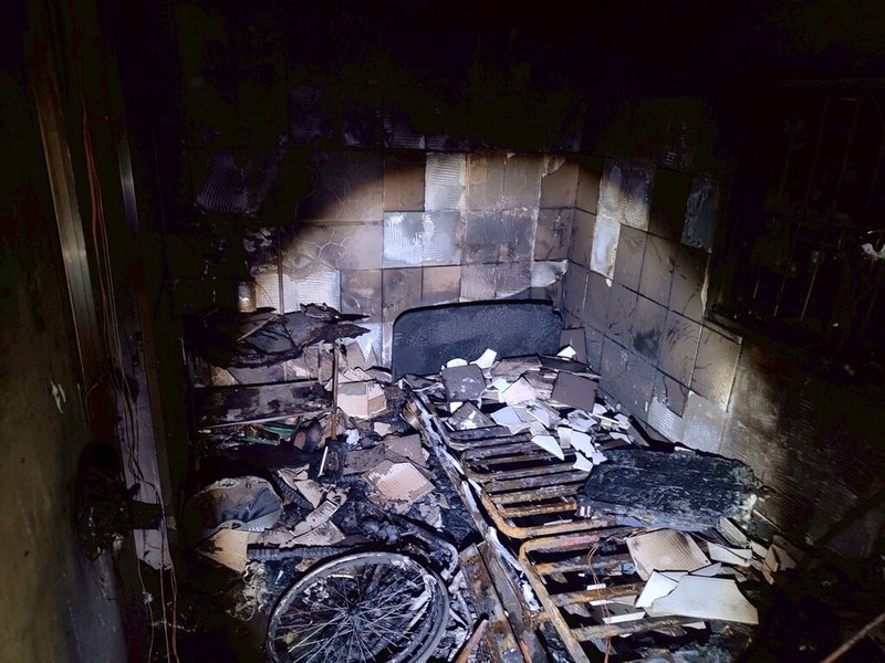 苗栗縣後龍鎮1間機車行21日晚間發生火警，造成1死1傷。（苗栗縣消防局提供）中央社記者魯鋼駿傳真 115年3月22日