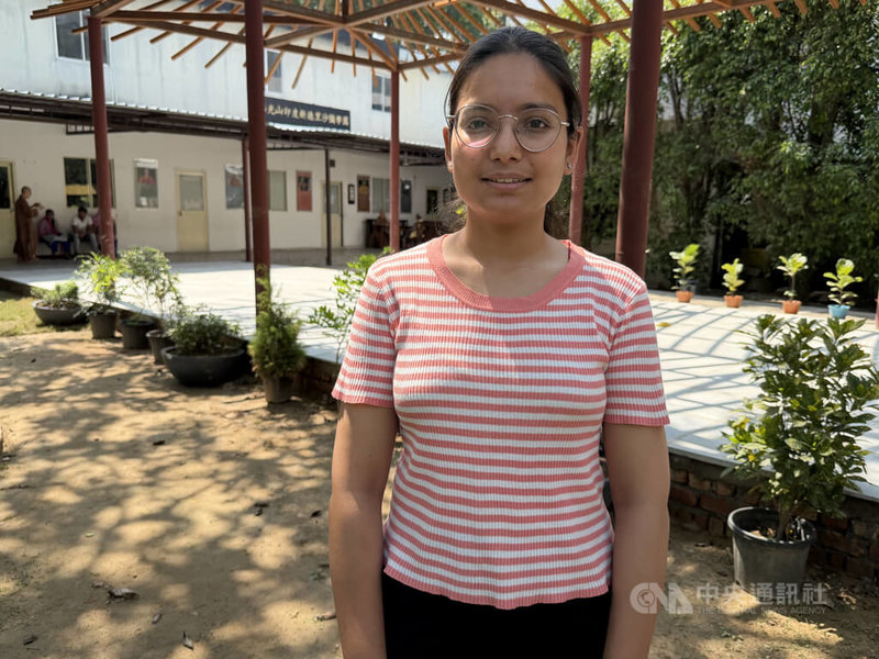 佛光山開山祖師星雲大師生前傾全力資助教育,曾在佛光山受教育的印度籍信徒奈吉(如圖)大讚星雲大師不只是導師,更像是菩薩。中央社記者李晉緯新德里攝 115年3月22日