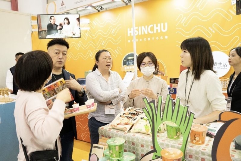 新竹市政府日前與4家在地業者參加2026東京國際食品展，共吸引逾百家國際買家洽談，成果豐碩。（新竹市政府提供）中央社記者魯鋼駿傳真 115年3月22日