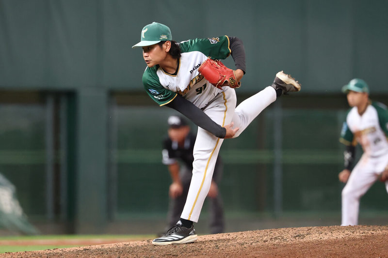 台鋼雄鷹28歲投手黃勃睿（圖）22日在中華職棒官辦熱身賽登板投1打席退場，任意引退結束職棒球員生涯，他賽後感性表示，「可以在這裡遇到大家，是我這生的榮幸」。（台鋼雄鷹提供）中央社記者謝靜雯傳真　115年3月22日