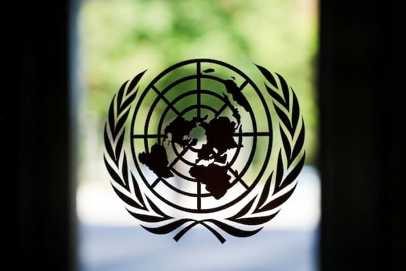 圖為聯合國在美國紐約總部大樓外的標誌。（路透社）
