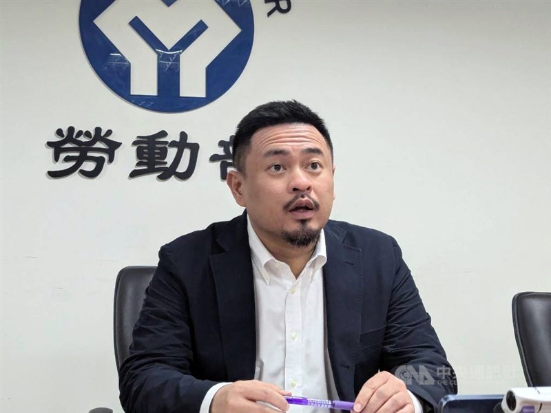 圖為勞動部長洪申翰。（中央社檔案照片）