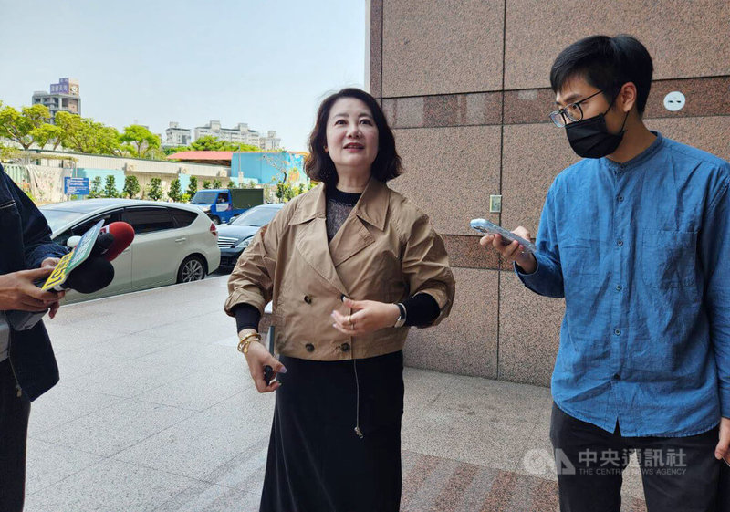 民進黨立委吳思瑤（中）23日說，行政院副院長鄭麗君是大家心目中的台北市長人選首選。中央社記者葉素萍攝　115年3月23日