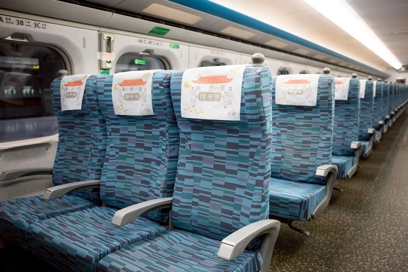 台灣高鐵表示，白沙屯媽祖進香期間，除了加開10列次列車外，也推出期間限定的祈福頭靠墊。（台灣高鐵提供）中央社記者余曉涵傳真　115年3月23日