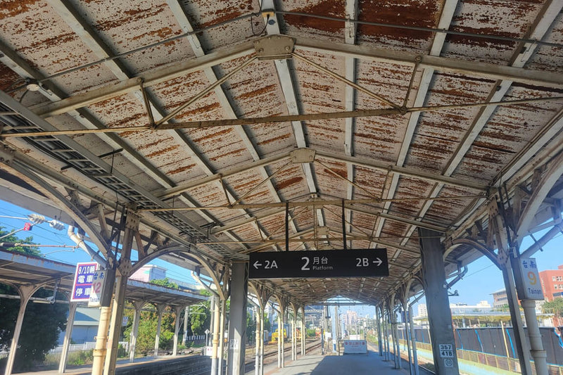 文化部於2025年審議決議，將「台南火車站第二月台」南北段大部分納入國定古蹟範圍，台南市政府將結合周邊規劃保存百年車站風貌。（台南市政府提供）中央社記者楊思瑞台南傳真 115年3月23日
