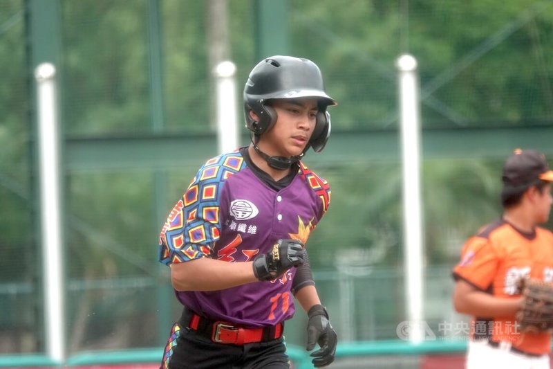 115年謝國城盃少棒賽台東紅葉23日與南投新街交手，台東紅葉黃于安（圖）除了開轟還中繼登板解危，助隊以5比4拿勝。中央社記者謝靜雯攝　115年3月23日