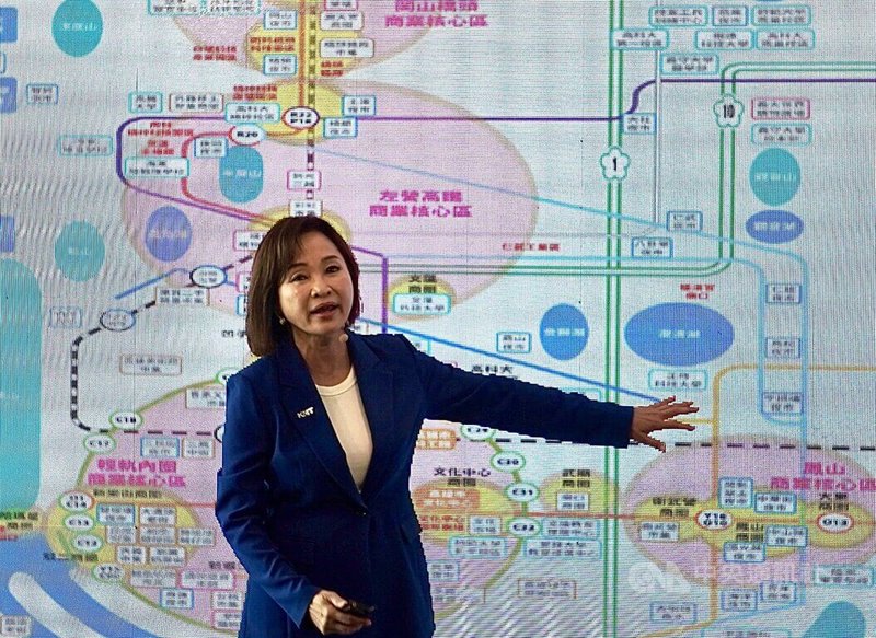 國民黨高雄市長參選人柯志恩24日舉辦首場政見發表會，表示市府也可考慮搬遷至205兵工廠，但細節須再討論及取得大家支持。中央社記者董俊志攝　115年3月24日