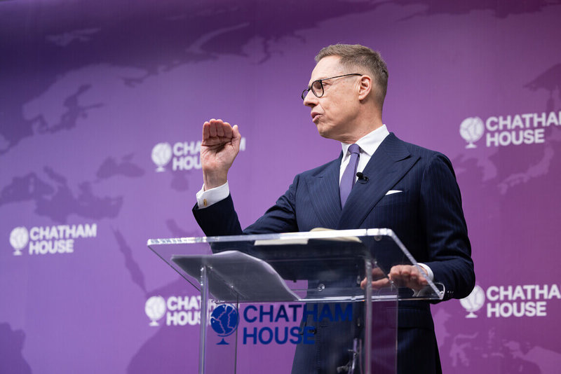 芬蘭總統史塔布造訪英國「皇家國際事務研究所」發表演說。（芬蘭總統府提供，攝影師 Emmi Syrjäniemi）中央社記者巫祈麟赫爾辛基傳真　115年3月24日