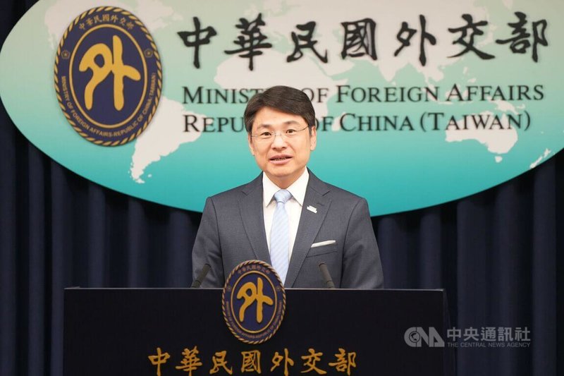 外交部發言人蕭光偉24日呼籲丹麥即刻改正對台灣人居留證國籍欄位的錯誤註記，遵循歐盟的外交政策實踐。中央社記者楊堯茹攝 115年3月24日