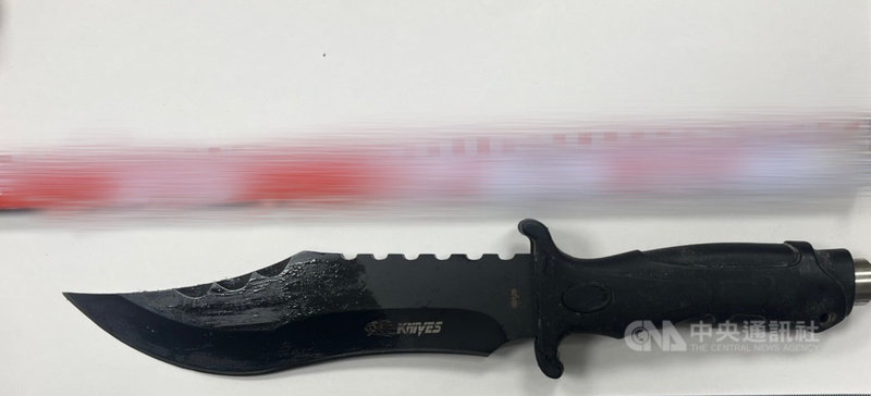 台北市萬華區翁婿聚餐口角，張姓男子刺傷陳姓岳父腹部，警消獲報協助送醫治療，警方逮捕張姓男子歸案，圖為證物。（翻攝照片）中央社記者黃麗芸傳真 115年3月24日