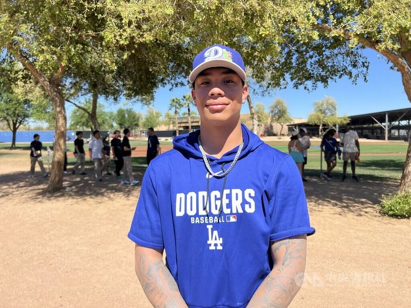 外野手柯敬賢（圖）擁有191公分、97公斤的高大身材，是洛杉磯道奇隊重點培養的潛力新秀。中央社記者林宏翰亞利桑那攝115年3月25日