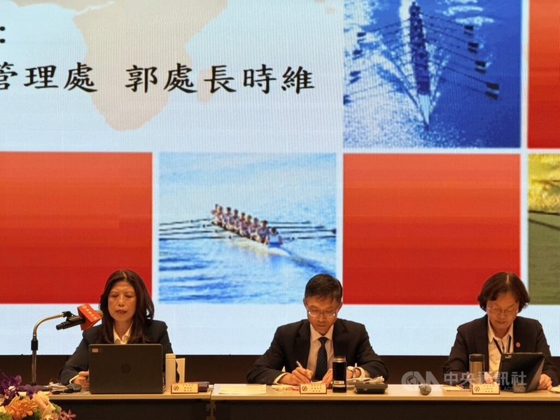 華南金25日舉行法人說明會，新任總經理蕭玉美（左）親自主持。中央社記者呂晏慈攝　115年3月25日