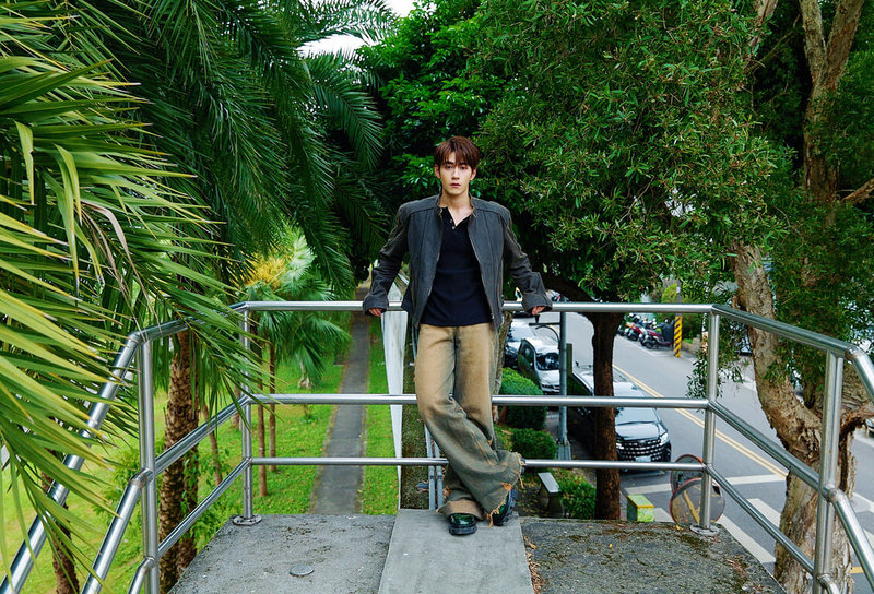 香港男星魏浚笙（圖）25日受訪時透露這次來台一週，趁工作空檔已經造訪士林夜市、饒河夜市，吃了地瓜球、火鍋、滷肉飯、薑母鴨，不過24日吃完美食後擔心體重超標，25日一早就到健身房報到。（好樂提供）中央社記者王心妤傳真　115年3月25日