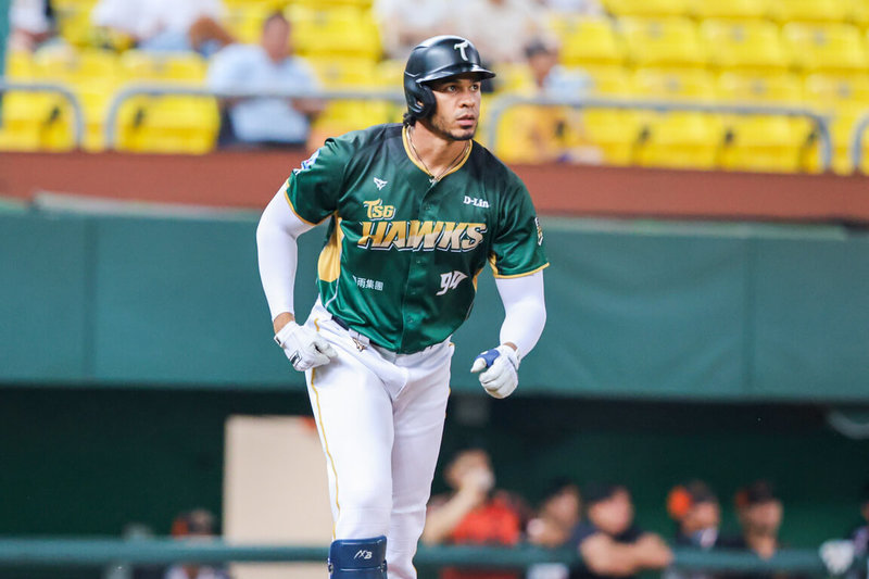 中華職棒台鋼雄鷹隊重砲魔鷹（Steven Moya）（圖）25日在官辦熱身賽開轟，球隊最終逆轉以6比5擊敗統一7-ELEVEn獅隊。（台鋼雄鷹隊提供）中央社記者蘇志畬傳真　115年3月25日