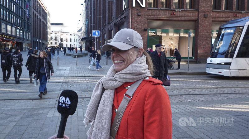 芬蘭民眾安妮特分享她的幸福密碼，認為家庭、安全感與熱愛的工作，構築她所需的生活動力。中央社記者巫祈麟赫爾辛基攝  115年3月25日