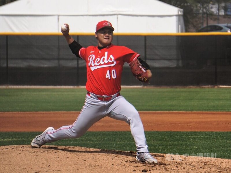 美國職棒辛辛那提紅人隊小聯盟台灣球員林盛恩暫時放下二刀流夢想，本季開始專任先發投手。中央社記者林宏翰亞利桑那攝 115年3月26日