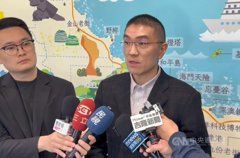 基隆市長謝國樑(右)26日受訪表示,基隆西岸纜車由民間自提促參案,將全部由民間業者出資。中央社記者王朝鈺攝 115年3月26日