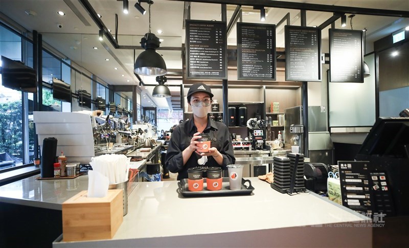 圖為路易莎門市。（中央社檔案照片）