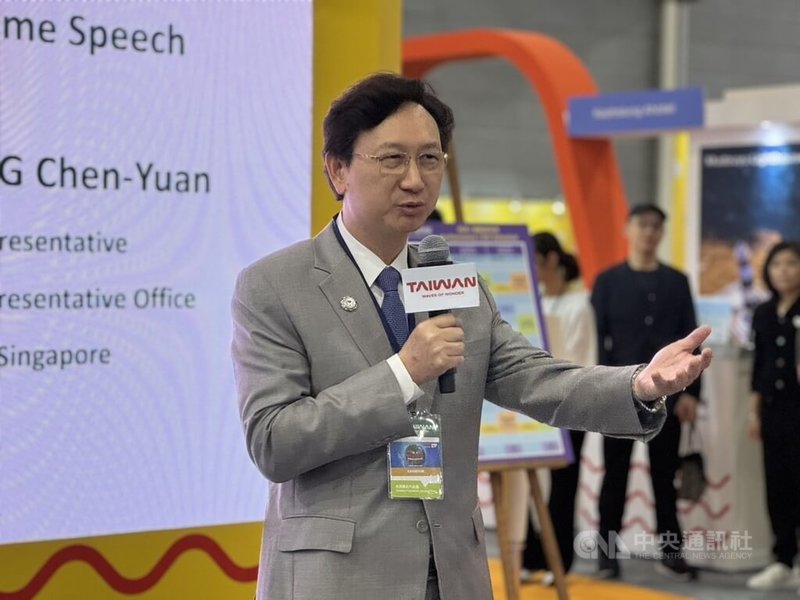 新加坡消費旅遊展「NATAS春季旅展」27日登場，駐新加坡代表童振源出席台灣館活動。中央社記者吳昇鴻新加坡攝　115年3月27日