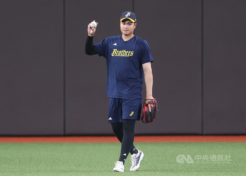 中華職棒中信兄弟隊27日公布新賽季球員調薪，整體薪資漲幅約8.5%，球團表示，外野手宋晟睿（圖）月薪由新台幣16萬元大幅躍升至26萬元，調幅高達62.5%為全隊之冠。中央社記者張新偉攝　115年3月27日