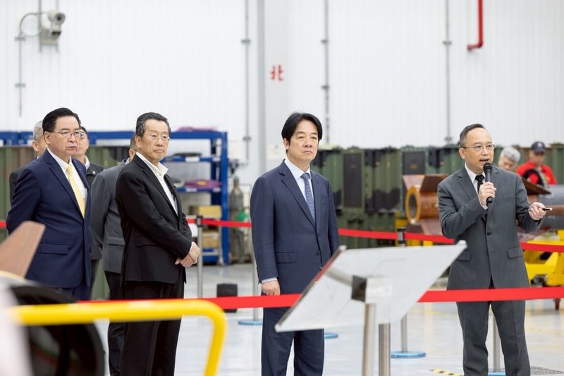 總統賴清德（右2）27日視導國家中山科學研究院，期許中科院秉持專業及使命感，持續研發相關技術以落實國防自主。（總統府提供）中央社記者溫貴香傳真　115年3月27日