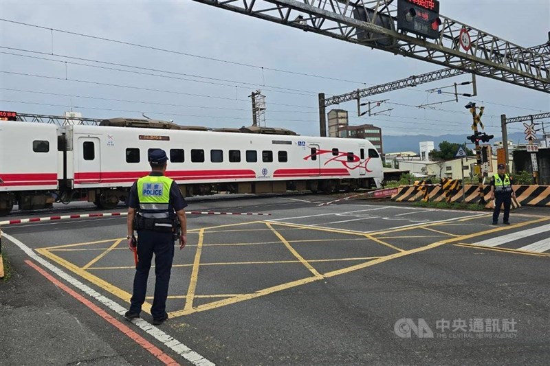 圖為宜蘭市現有平面鐵路。（中央社檔案照片）