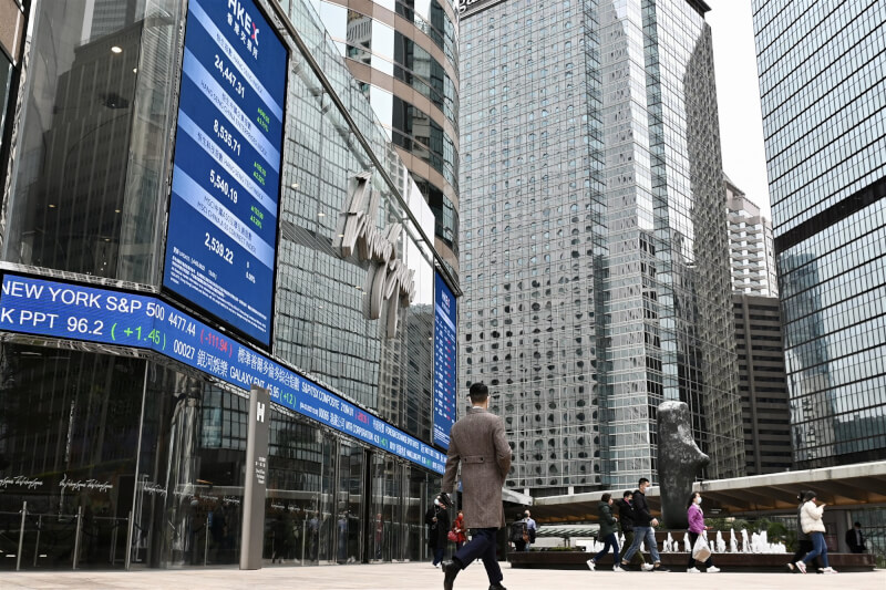 香港交易所前廣場。（中新社）