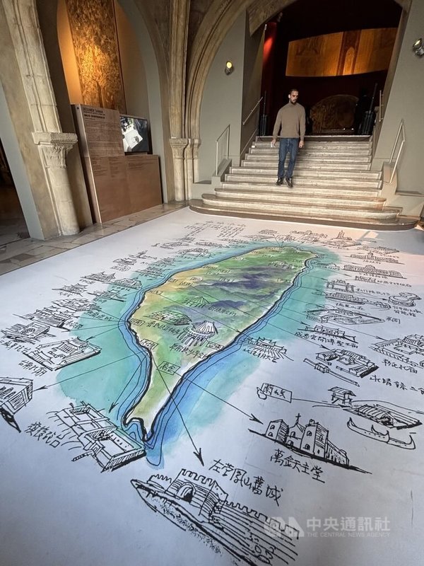 在巴黎建築及遺產城「描繪台灣－藝術家李乾朗駐館計畫」（Dessiner Taïwan）下，李乾朗將駐館近3週，讓歐洲觀眾有機會透過手繪圖紙探索台灣建築的豐富內涵。中央社記者曾依璇巴黎攝　115年3月27日