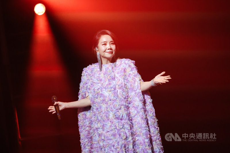 歌后辛曉琪(圖)「好好愛 此刻」演唱會28日晚間在台北流行音樂中心盛大登場,也是辛曉琪首次以個人專場形式登上北流舞台,更適逢出道40週年,格外具紀念意義。中央社記者翁睿坤攝 115年3月28日