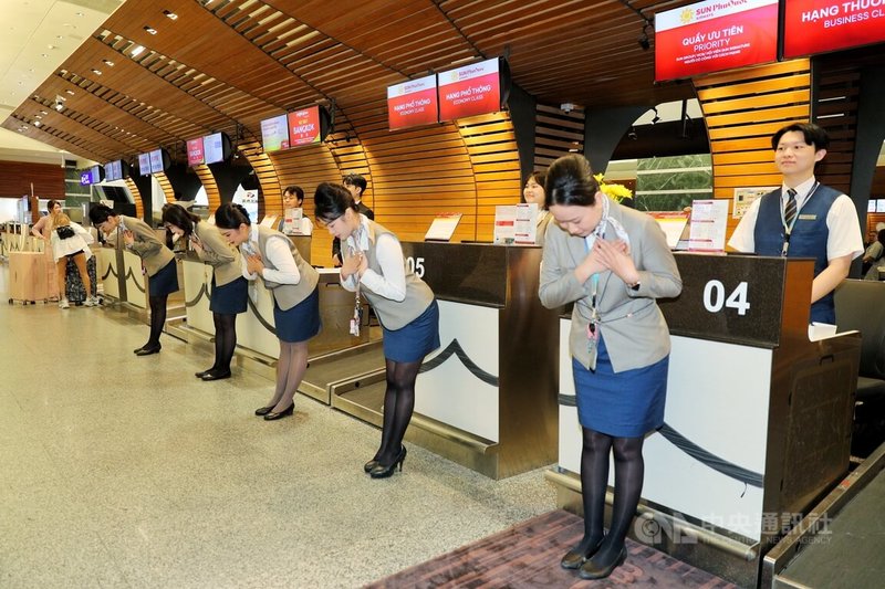 越南太陽富國航空29日開闢台北至富國島航線，也是太陽富國航空首條國際航線，計劃陸續開闢首爾、釜山、新加坡、香港、曼谷、吉隆坡、印度、北京等地，以及高雄至富國島航線。中央社記者吳睿騏桃園機場攝　115年3月29日