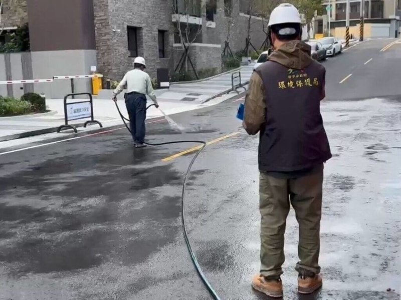 台中市部分空氣品質測站30日出現橘色提醒等級，台中市環保局表示，受中國沿海污染物濃度上升及境外污染物移入影響空氣品質，市府已啟動應變措施，包括加強營建工地查核等。（台中市政府提供）中央社記者郝雪卿傳真  115年3月30日