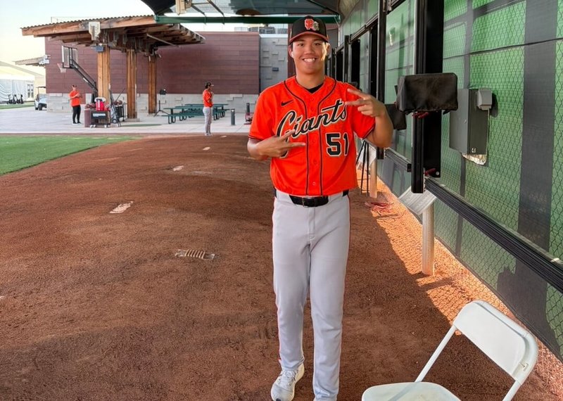 年僅19歲的旅美新星陽念希（前）29日在美國職棒小聯盟熱身賽中繼1.2局無失分，同時飆破生涯最速158公里，整體球速明顯進化，同時宣告已準備好迎接新賽季。（啟程國際運動行銷提供）中央社記者陳容琛傳真　115年3月30日