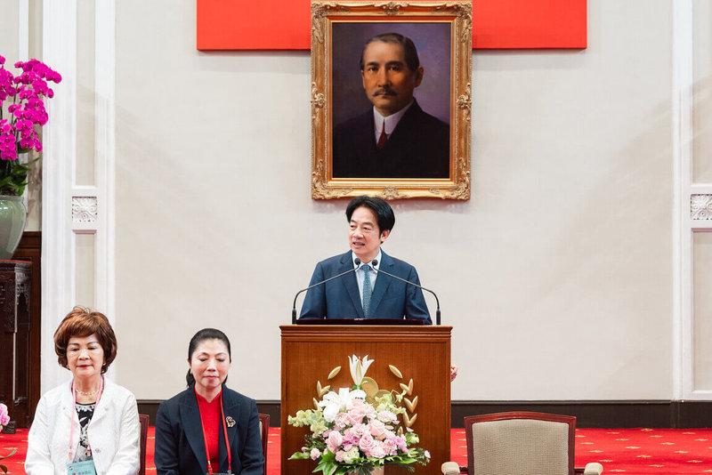 總統賴清德（圖）30日在總統府接見「第33屆亞洲台灣商會聯合總會回國訪問團」。（總統府提供）中央社記者葉素萍傳真　115年3月30日