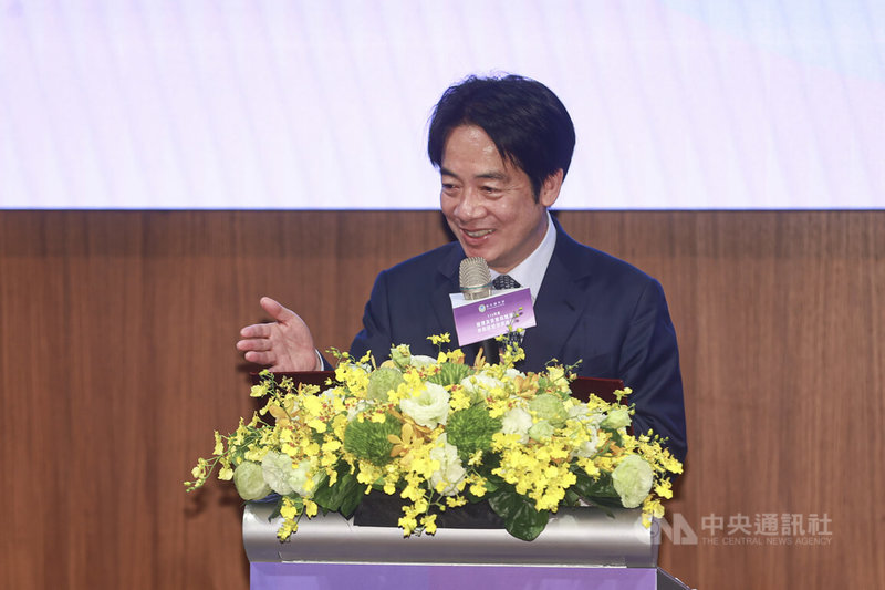 總統賴清德（圖）30日下午在台北出席「114年度護理友善醫院職場典範認證頒獎典禮」，致詞表示期盼護理界先進多多宣揚擔任護理工作的崇高及對民眾健康的偉大貢獻，年輕人會更有理想性與抱負投入這份工作。中央社記者鄭清元攝　115年3月30日