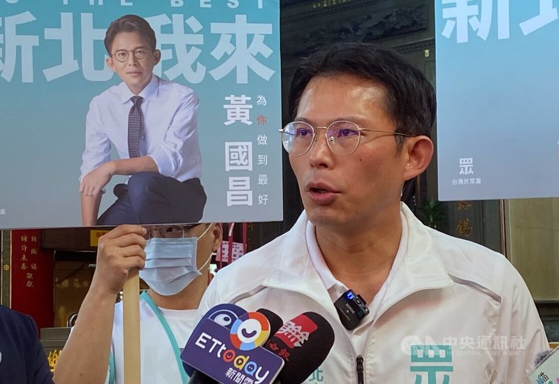 中共總書記習近平邀請國民黨主席鄭麗文參訪中國大陸，民眾黨主席黃國昌（圖）31日受訪表示，在捍衛中華民國的主權與尊嚴下，也要與對岸善意溝通與對話，在彼此存在歧見下仍保有合作。中央社記者黃旭昇攝  115年3月31日