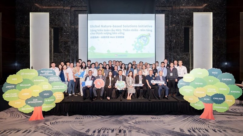 鴻海31日在越南河內舉行首屆自然本解方倡議高峰會（Global Nature-based Solutions Summit），啟動首個NbS（Nature-based Solutions）專案：「越南廣寧省紅樹林復育與水補償研究計畫」。 （鴻海提供） 中央社記者鍾榮峰傳真　115年3月31日