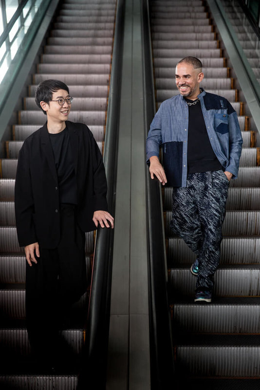 2026年威尼斯雙年展台灣館代表藝術家李亦凡（左）與策展人馮賽卡（右）。（北美館2026威尼斯雙年展台灣館提供）中央社記者黃雅詩羅馬傳真　115年3月31日