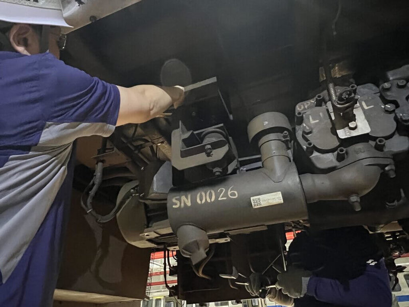 台北捷運一部列車先前發出疑似鞭炮聲引發討論，北捷1日表示，查修後確認是列車空壓機異常導致，更換新品後已恢復正常，對於受影響的旅客致歉，同時啟動專案檢查，預防類似事件再度發生。（台北捷運公司提供）中央社記者陳昱婷傳真　115年4月1日